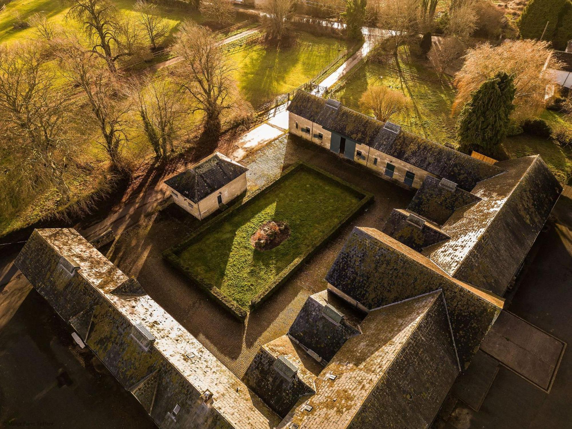 Stable Cottage Teffont Magna Exterior photo